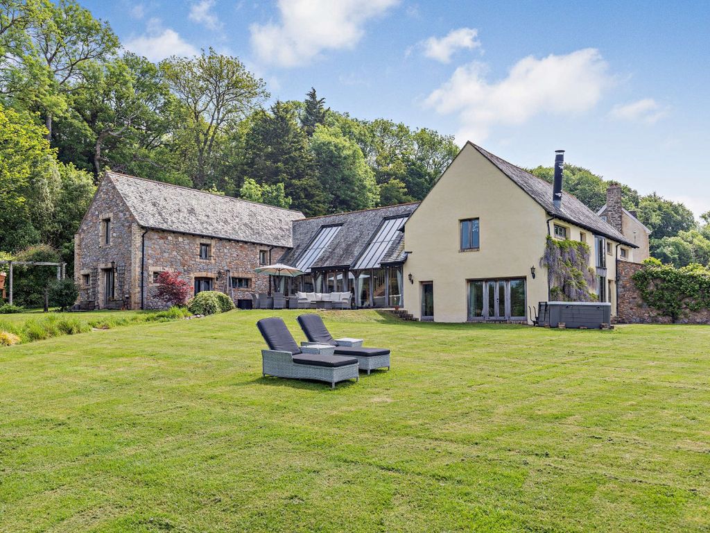 6 bed detached house for sale in Chudleigh, Newton Abbot, Devon TQ13, £