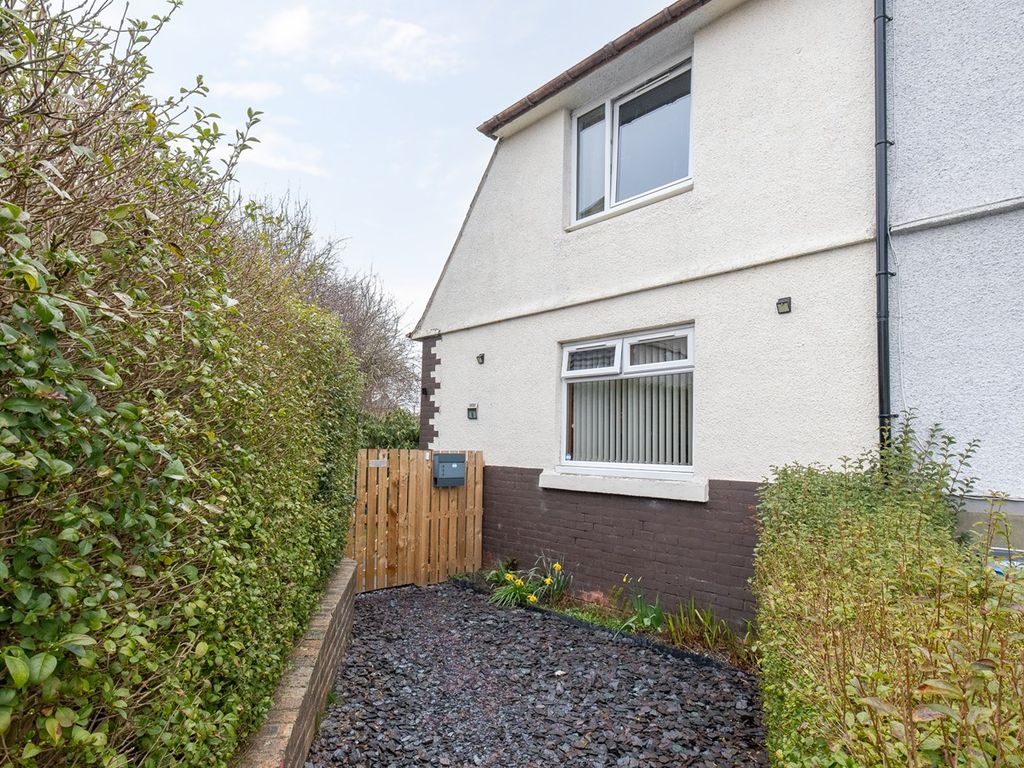 2 bed end terrace house for sale in Lowry Place, Rosyth, Dunfermline