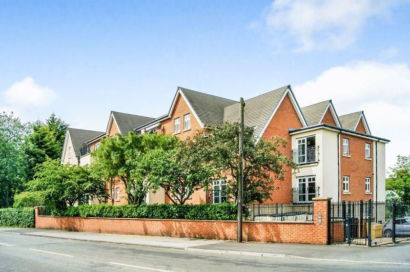 2 bed flat for sale in Woodthorpe Drive, Woodthorpe, Nottingham NG5, £