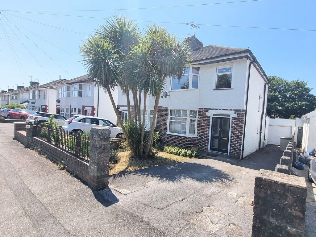 3 bed semidetached house for sale in Quarella Road, Bridgend, Bridgend