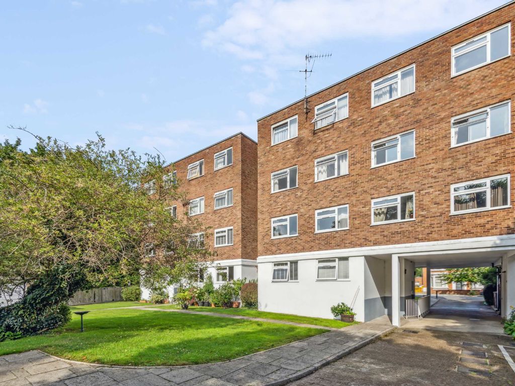 2 bed flat for sale in Mount Park Road, London W5, £550,000 Zoopla