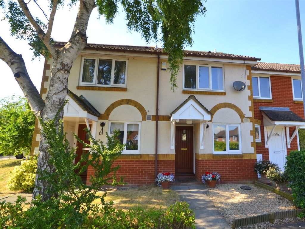 2 bed terraced house for sale in Kingfisher Drive, Devizes SN10 Zoopla