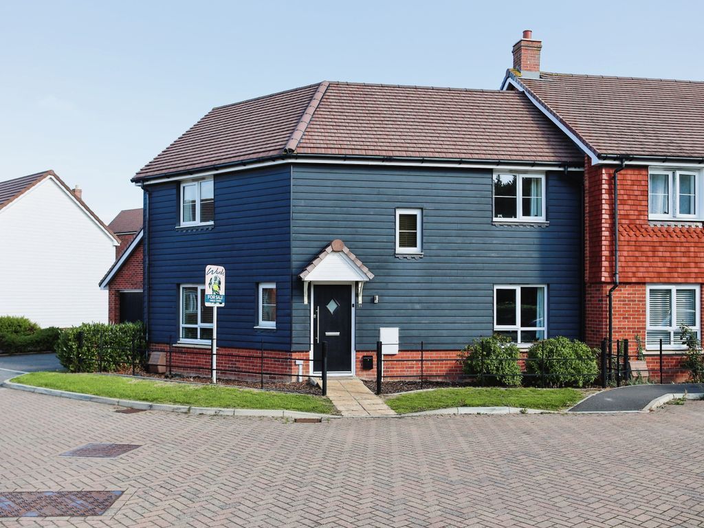 3 bed detached house for sale in Bridger Way, Maidstone, Kent ME17, £375,000 Zoopla