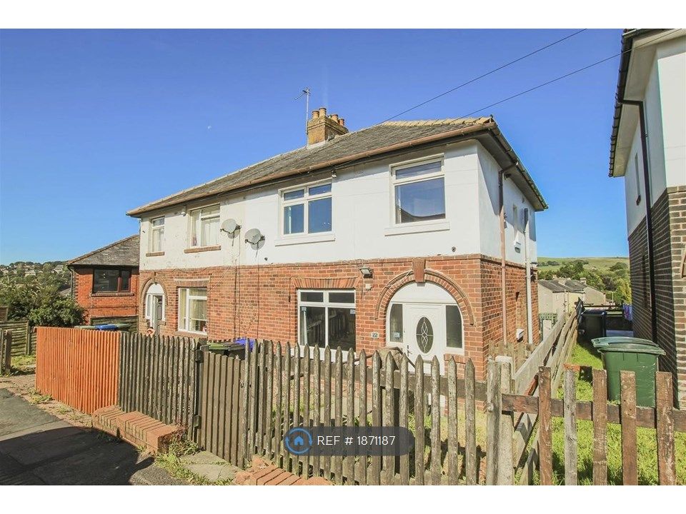 4 bed semidetached house to rent in Thorn Bank, Bacup OL13, £795 pcm