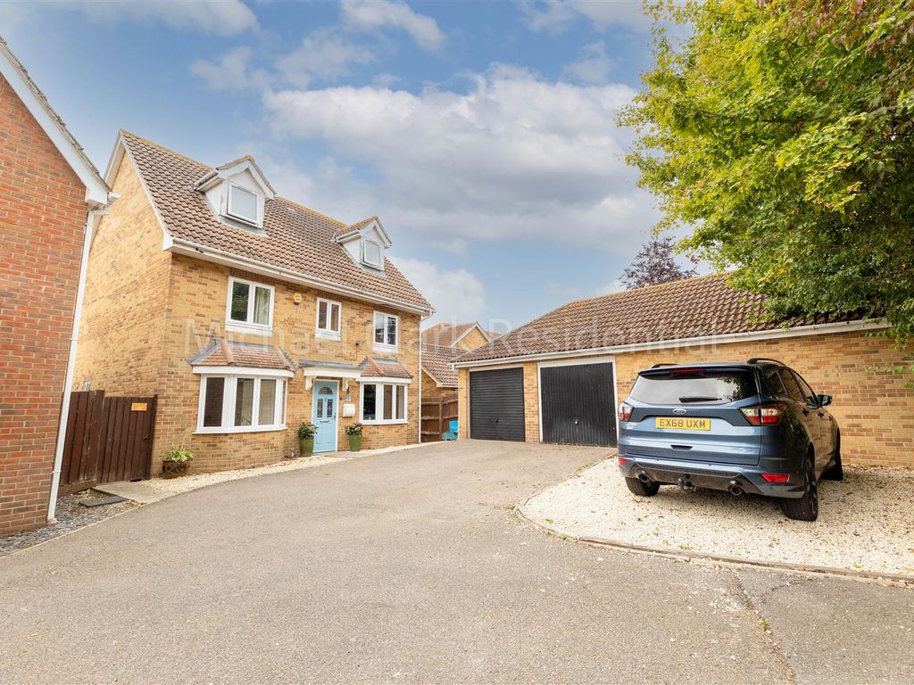 5 bed detached house for sale in Chaffinch Drive, Dovercourt, Harwich