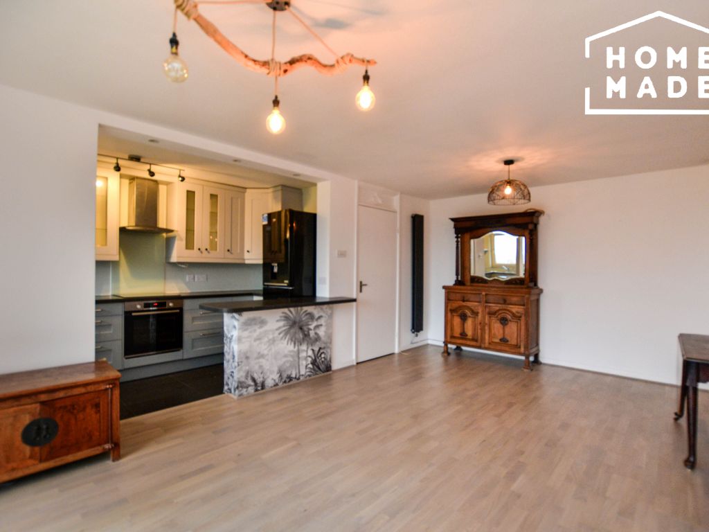 2 bed flat to rent in Beulah Hill, Crystal Palace SE19, £1,750 pcm Zoopla