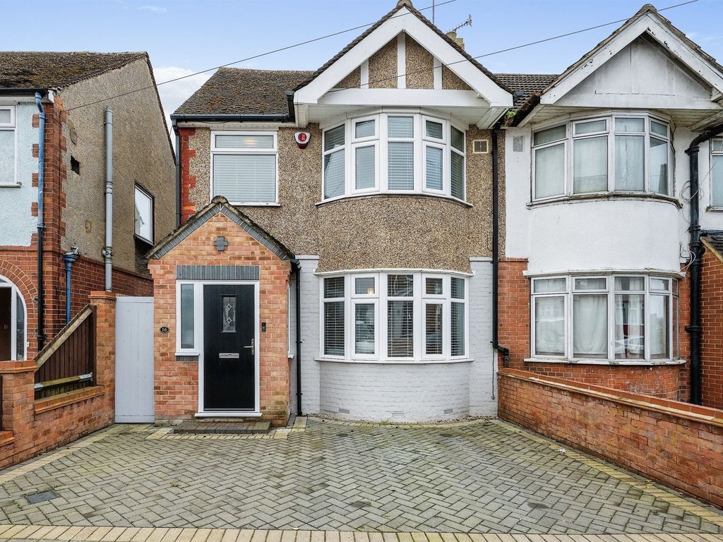 3 bed end terrace house for sale in Grosvenor Road, Luton LU3 Zoopla