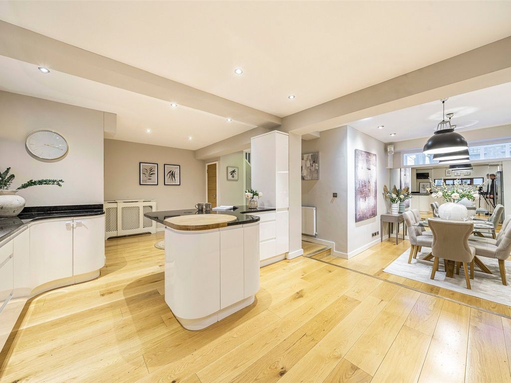 3 bed end terrace house for sale in Swedish Quays, Rope Street, Surrey