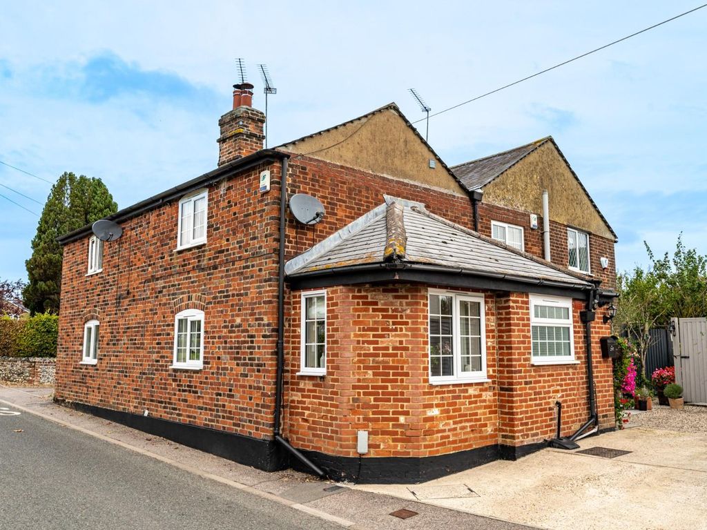 2 bed cottage for sale in Birchanger Lane, Stortford, Essex
