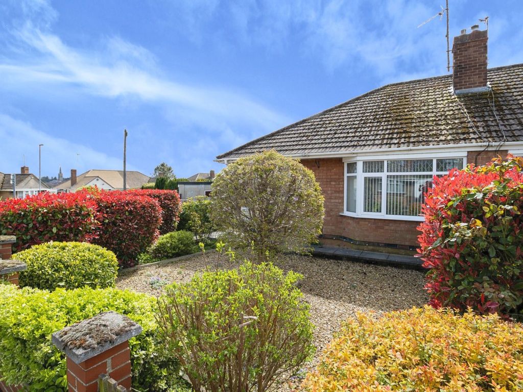 2 bed bungalow for sale in Coniston Road, Kettering NN16 Zoopla