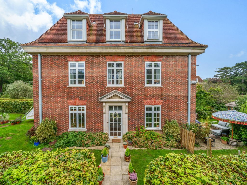 3 bed detached house for sale in Ottershaw Park, Ottershaw KT16, £