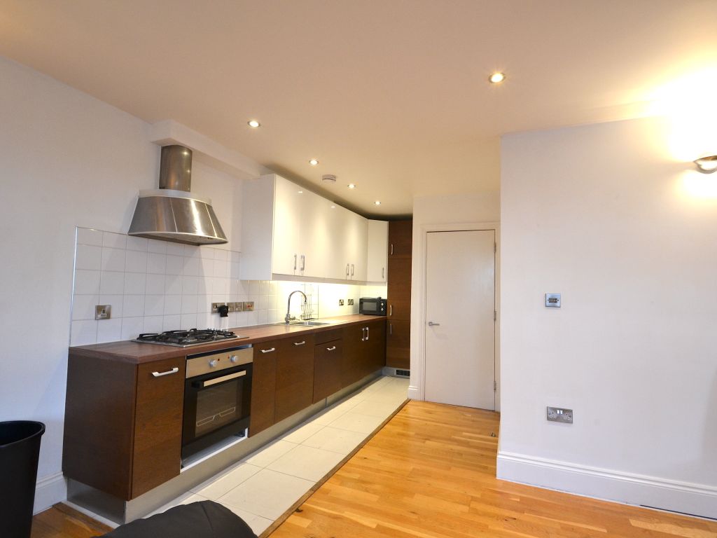 2 bed flat to rent in Arthur Road, Wimbledon Park SW19 Zoopla