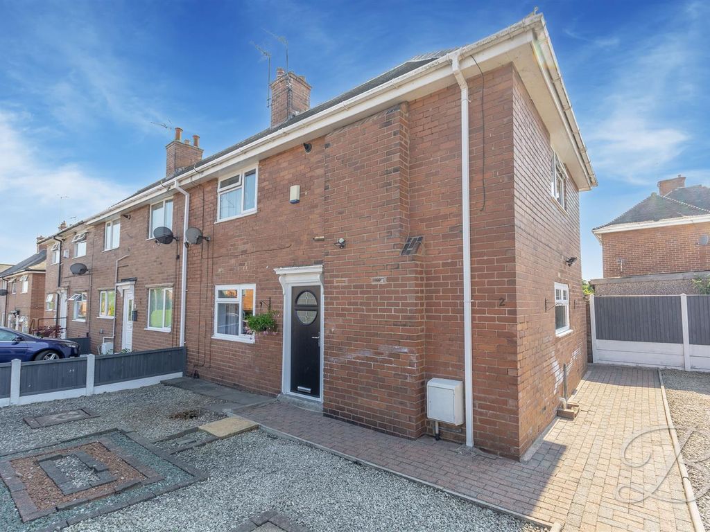 3 bed end terrace house for sale in Third Avenue, Edwinstowe, Mansfield