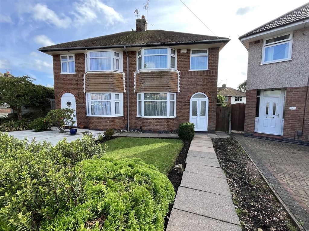 3 bed semidetached house for sale in Springfield Crescent, Bedworth