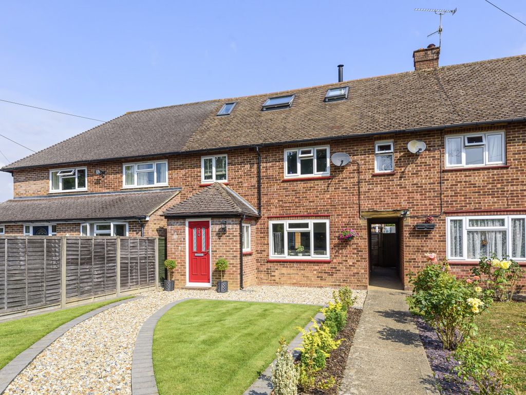 5 bed terraced house for sale in Kings Cross Lane, South Nutfield