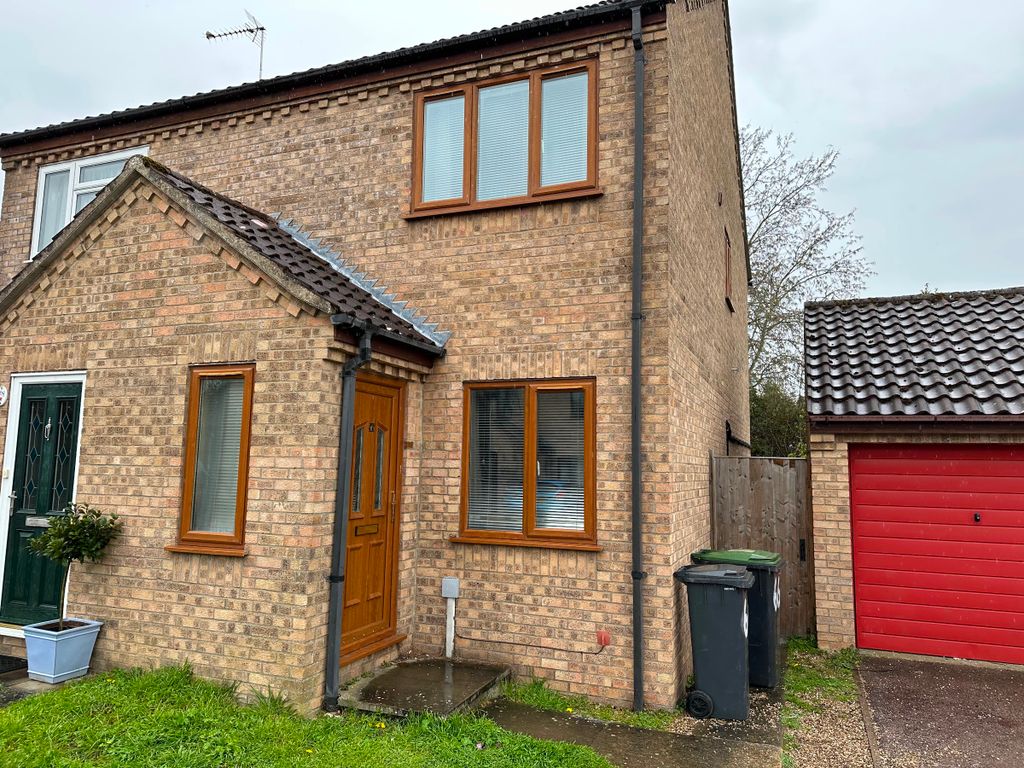2 bed semidetached house to rent in Reeds Way, Stowupland, Stowmarket