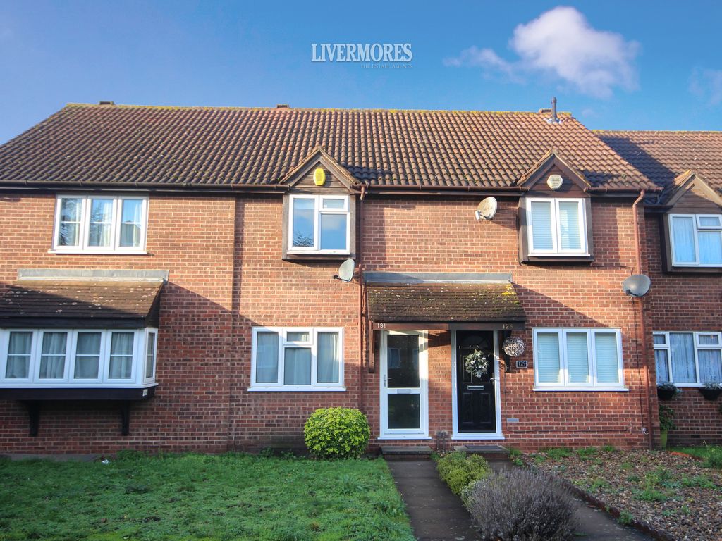 2 bed terraced house to rent in Knights Manor Way, Dartford, Kent DA1