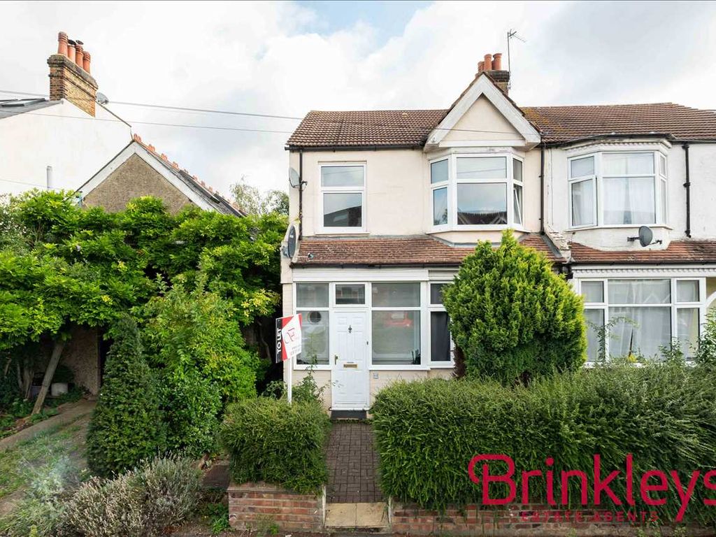 4 bed terraced house to rent in Spencer Hill Road, London SW19, £3,000