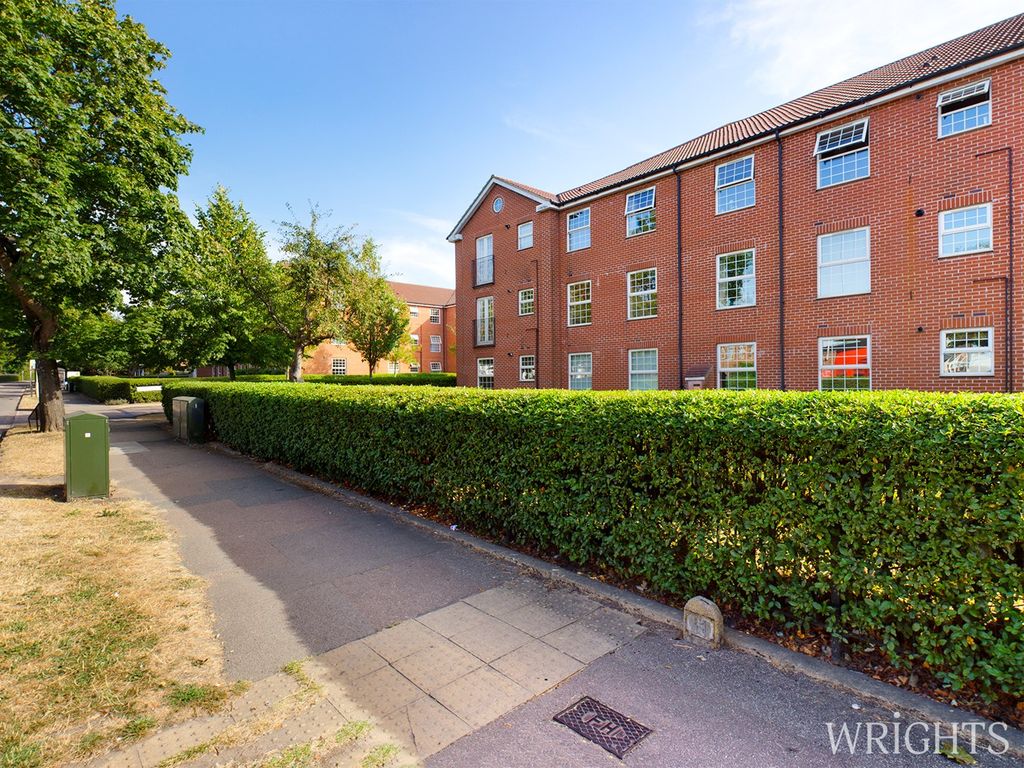 2 bed flat for sale in Bridge Court, Welwyn Garden City AL7 Zoopla