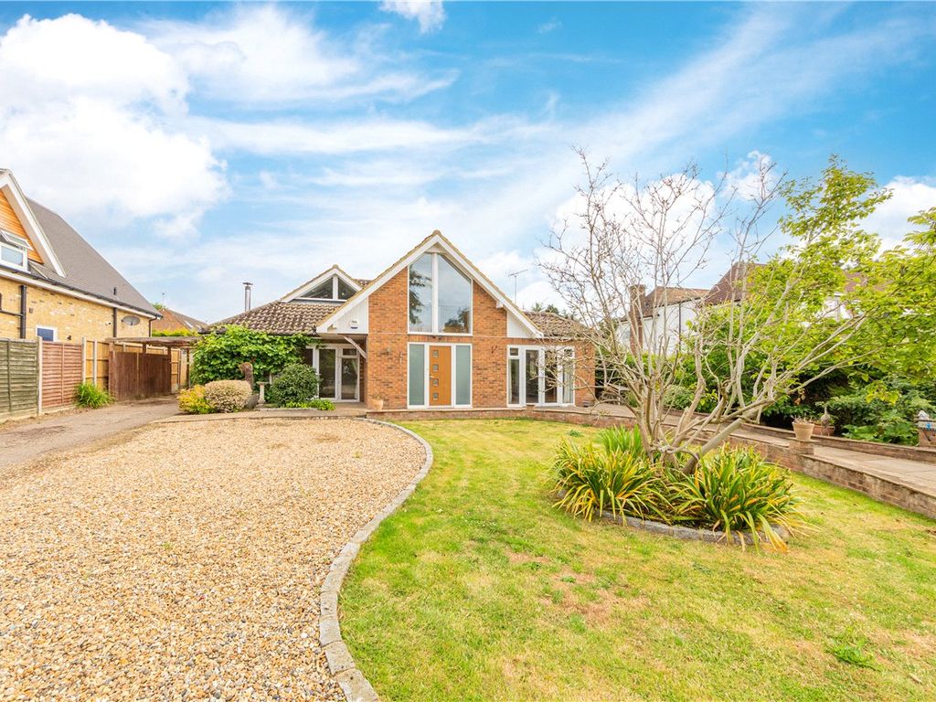 4 bed bungalow for sale in Pie Corner, Flamstead, St. Albans
