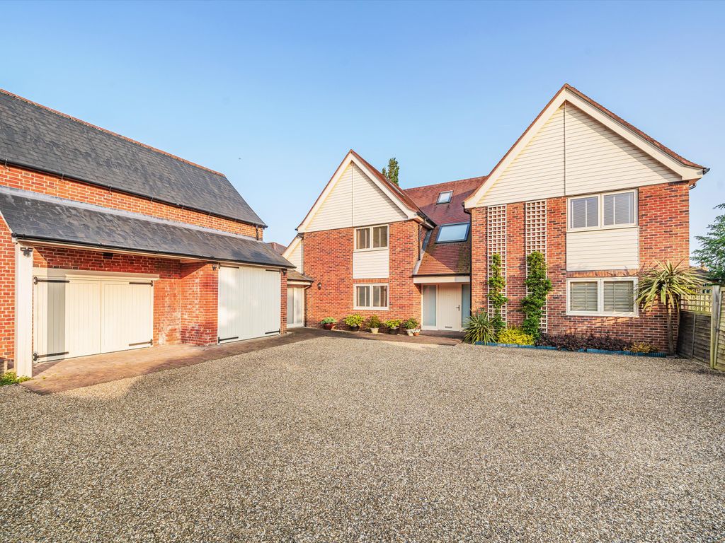 5 bed detached house for sale in Plough Lane, Shiplake Cross, HenleyOn