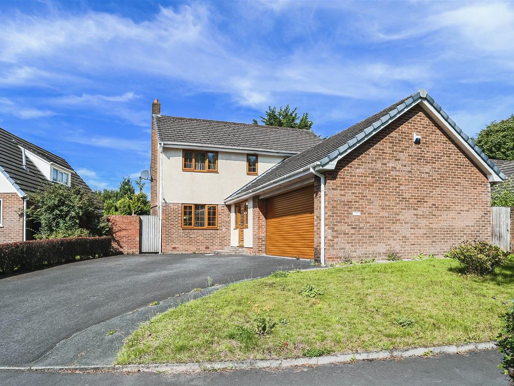 4 bed property for sale in Long Copse, Chorley PR7 Zoopla