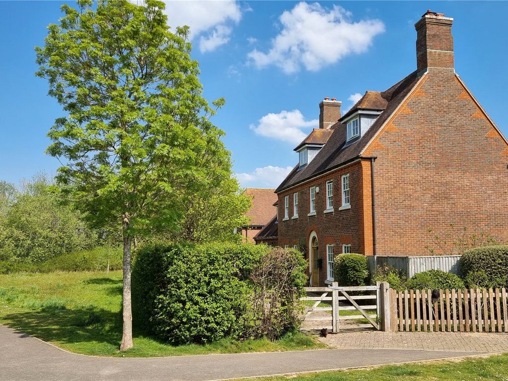 5 bed detached house for sale in Fawn Rise, Henfield, West Sussex