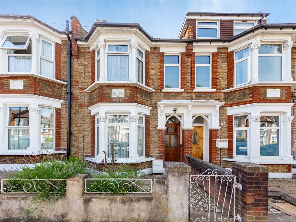 3 bed terraced house for sale in Cavendish Road, Highams Park E4 Zoopla