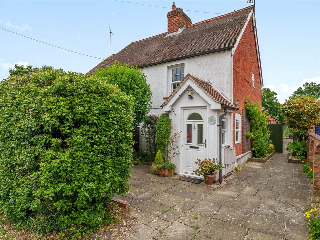 Property for sale in King Street, Mortimer Common, Reading, Berkshire