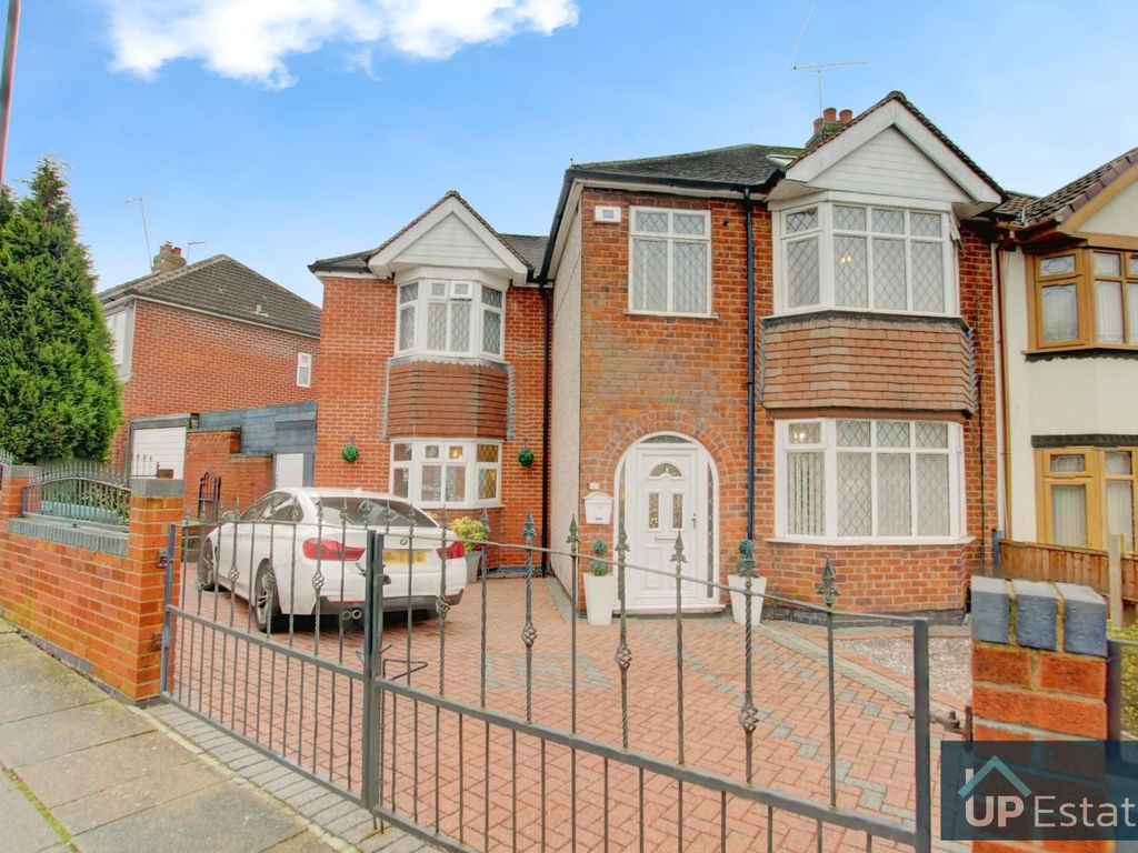 4 bed semidetached house for sale in Belgrave Square, Coventry CV2, £