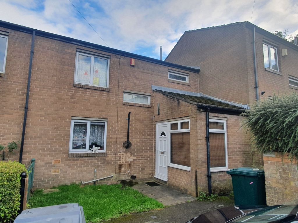 3 bed town house for sale in Eggleston Drive, Bradford BD4, £90,000