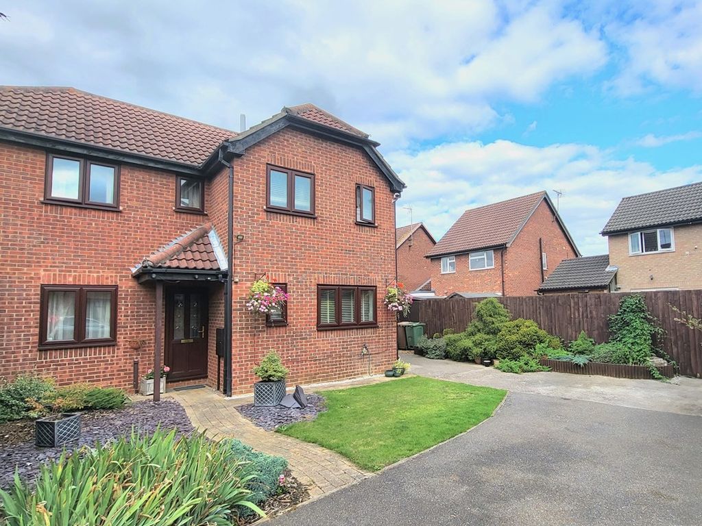 3 bed detached house for sale in Redbridge, Peterborough PE4, £300,000