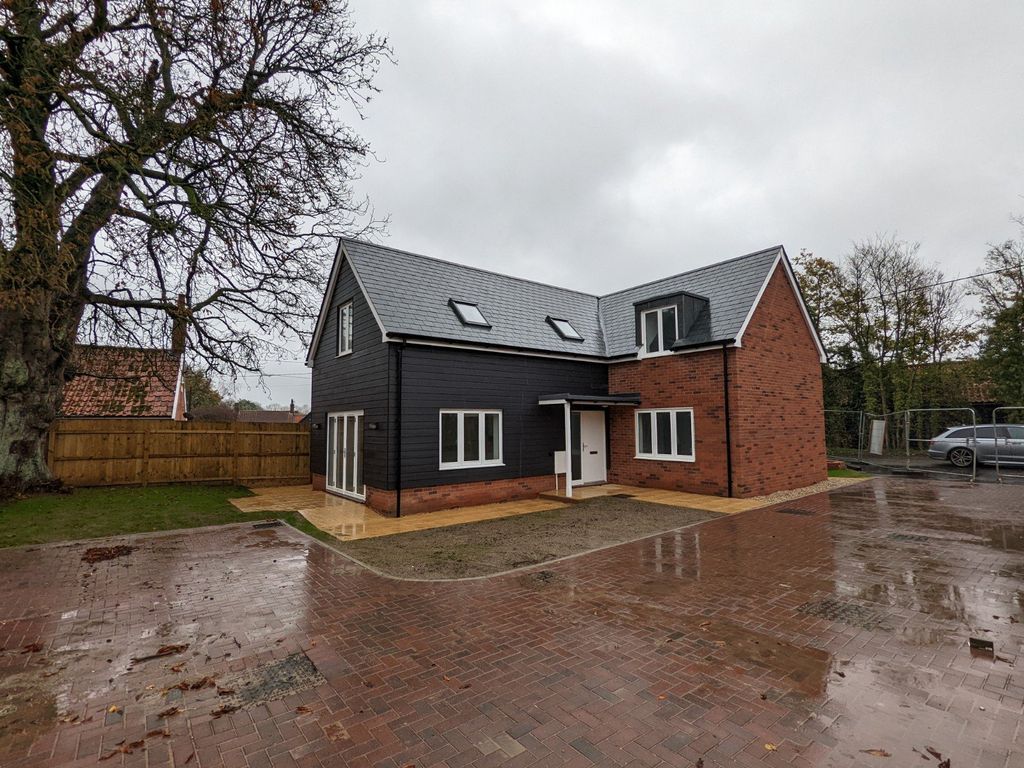 New home, 3 bed detached house for sale in Swan Road, Worlingworth