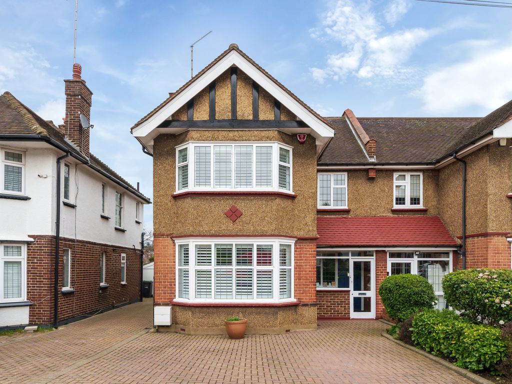 3 bed semidetached house for sale in Brookdale, New Southgate N11, £