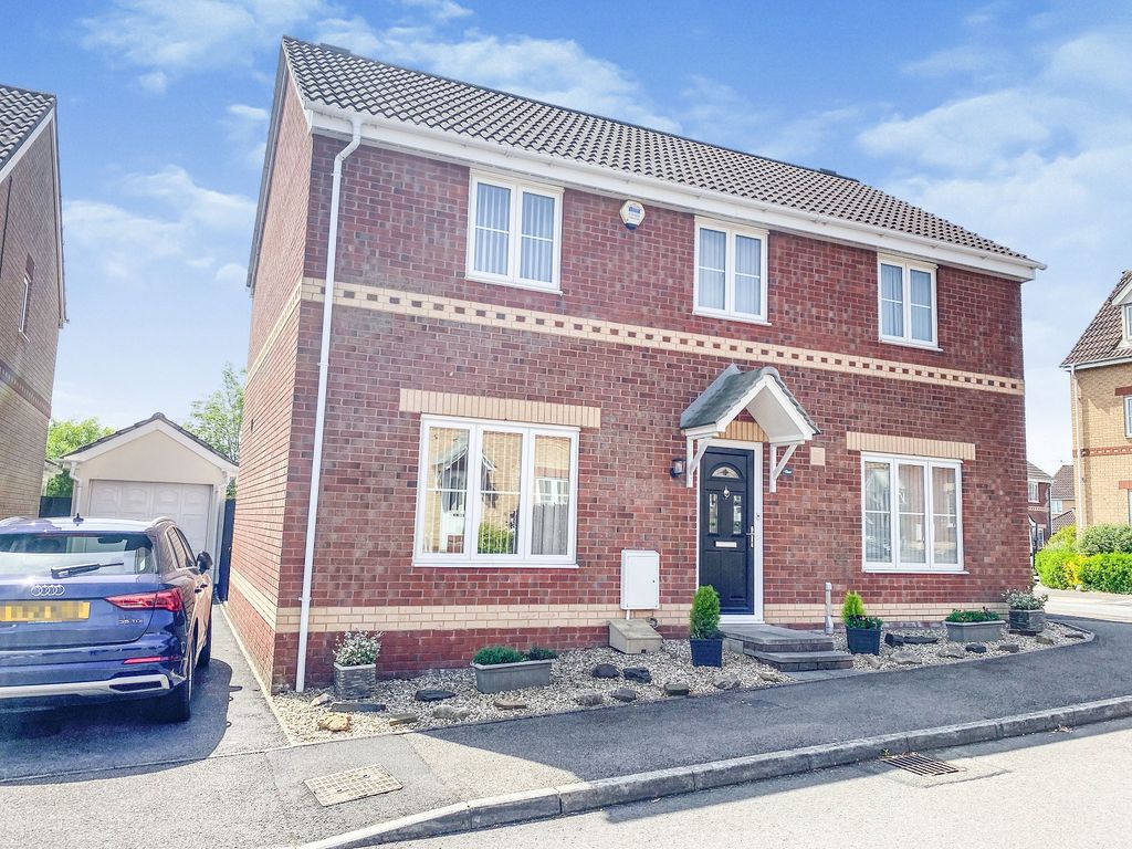4 bed detached house for sale in Fairplace Close, Broadlands, Bridgend