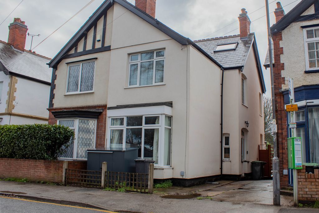 3 bed semidetached house for sale in Meadow Road, Beeston, Nottingham