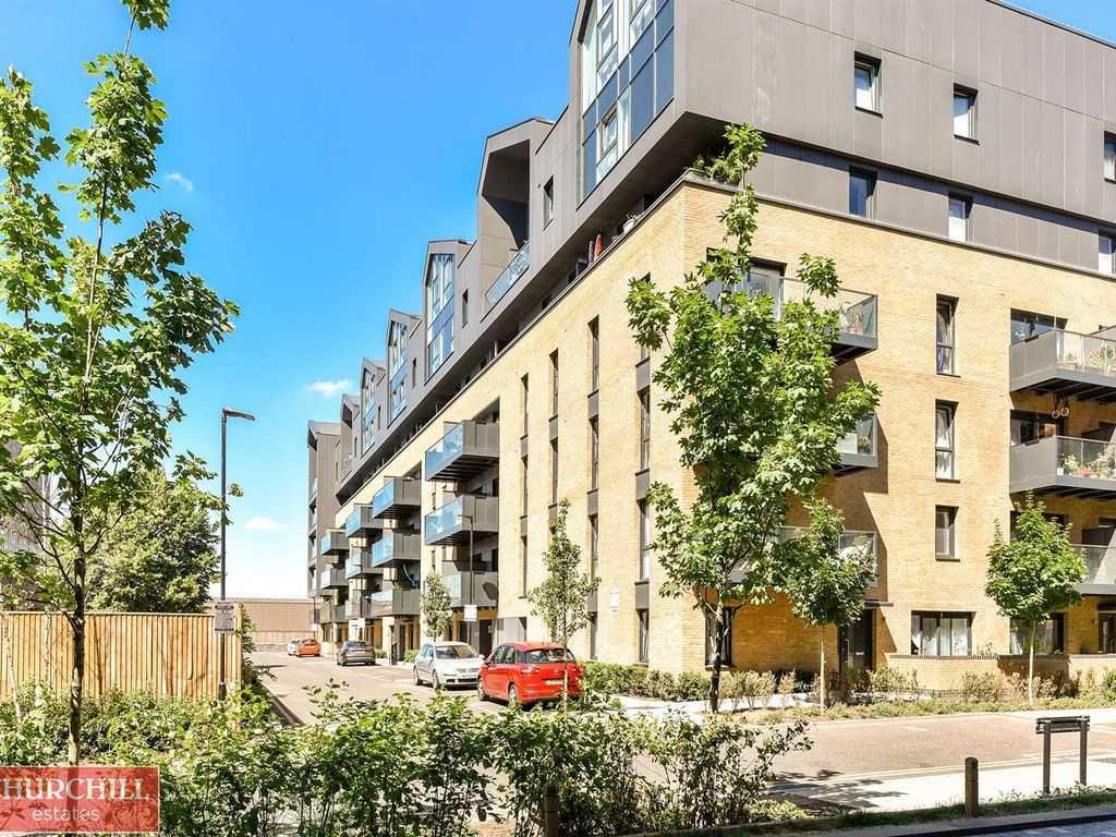 2 bed flat to rent in Champness Close, Walthamstow E17, £1,900 pcm Zoopla