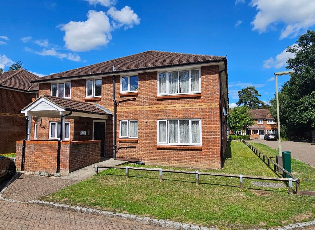 2 bed property to rent in Scarlet Oaks, Camberley GU15 Zoopla