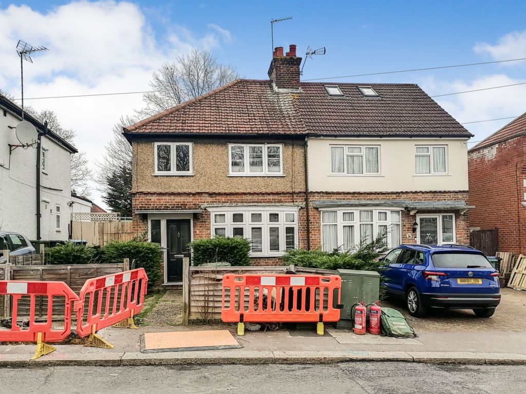 3 bed semidetached house for sale in Beechwood Rise, Watford WD24, £