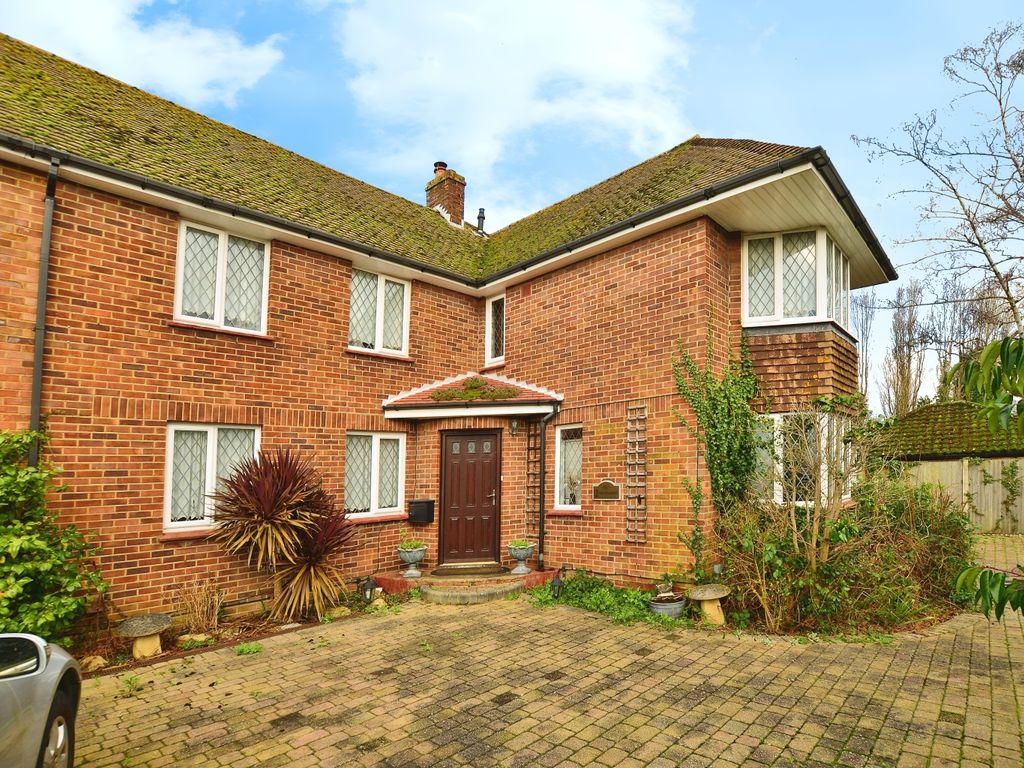 5 bed detached house for sale in Midsummer Hill, Kennington, Ashford