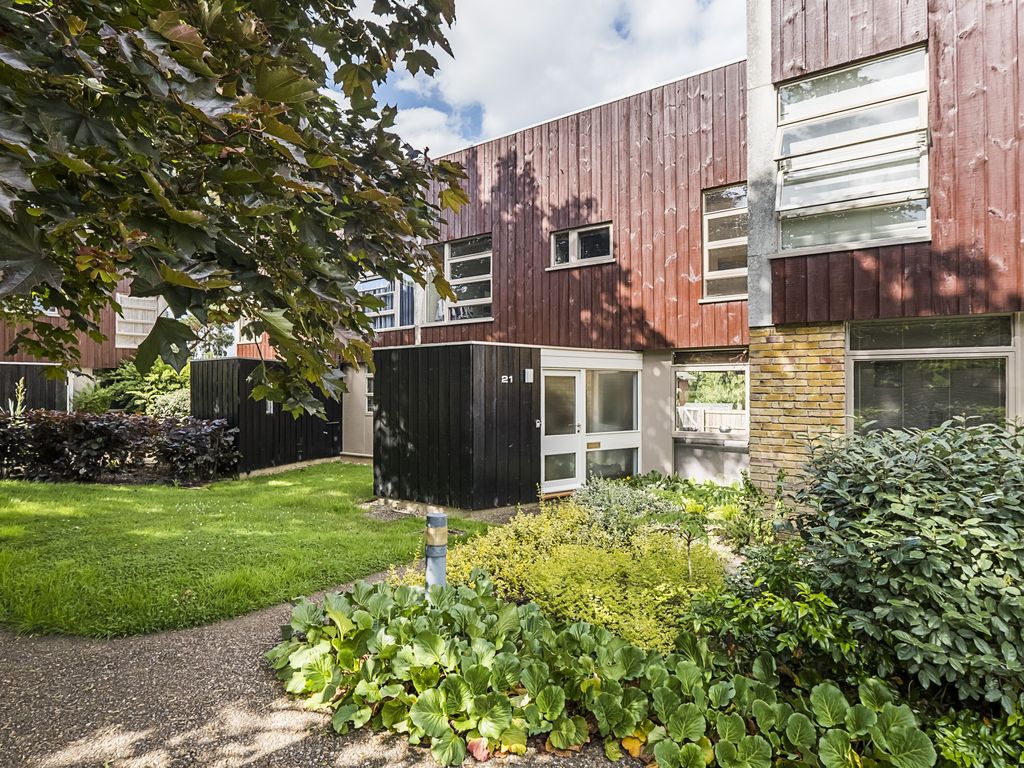 3 bed terraced house for sale in Westfield, Ashtead Village KT21 Zoopla