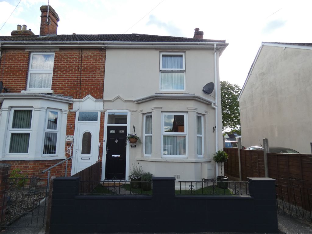 3 bed semidetached house for sale in Bulford Road, Durrington