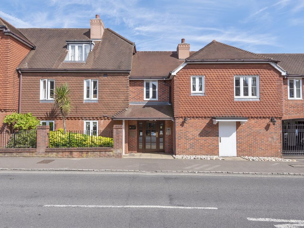 1 bed property for sale in Pegasus Court, Billingshurst RH14 Zoopla