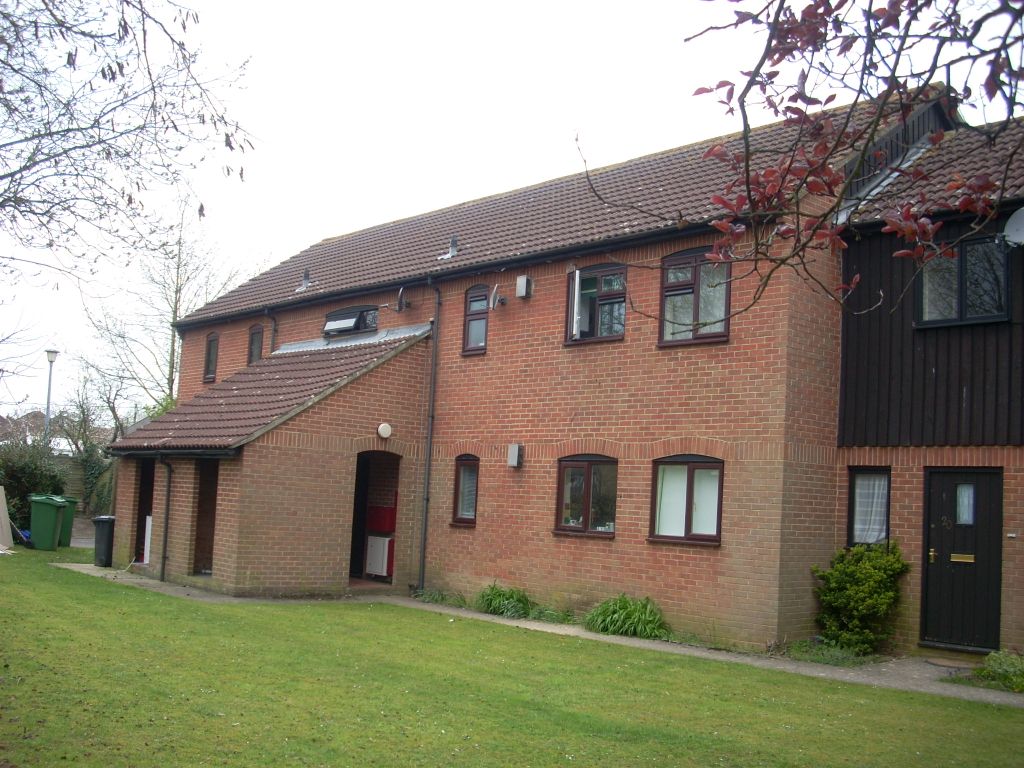 1 bed flat to rent in Alpine Court, Buckskin, Basingstoke RG22, £850