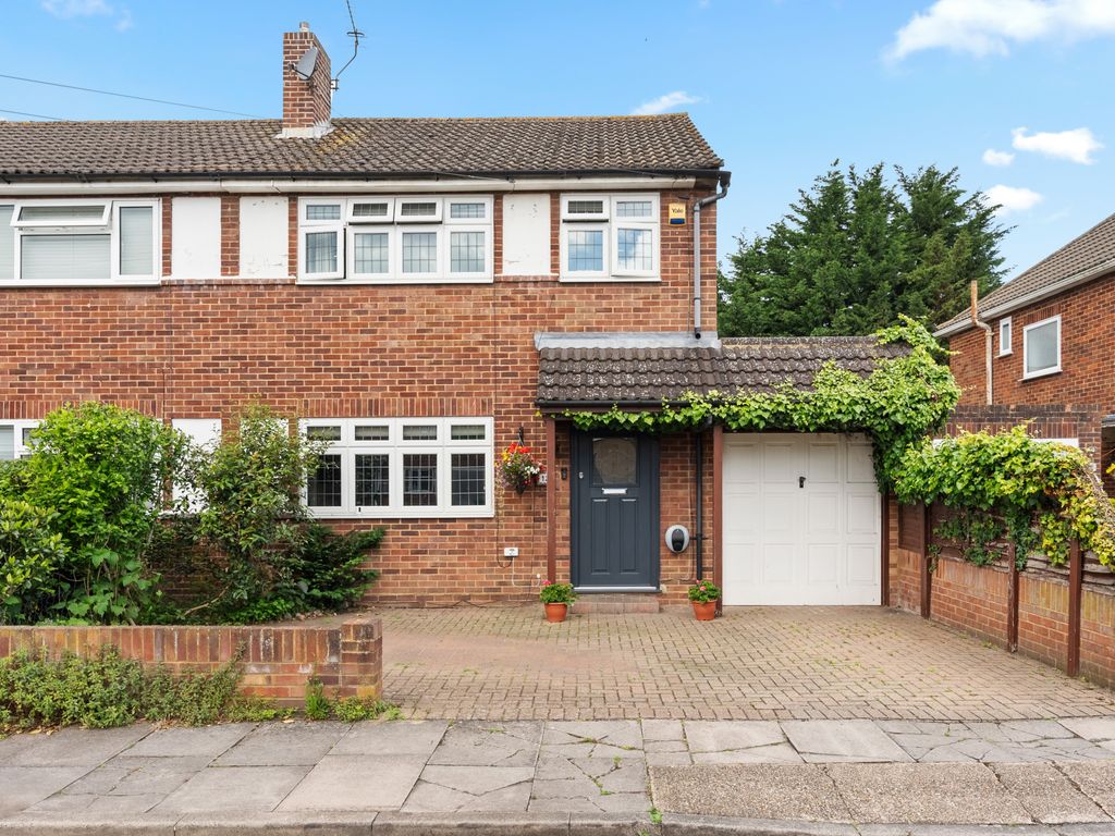 3 bed semidetached house for sale in Garden Close, Ashford, Surrey