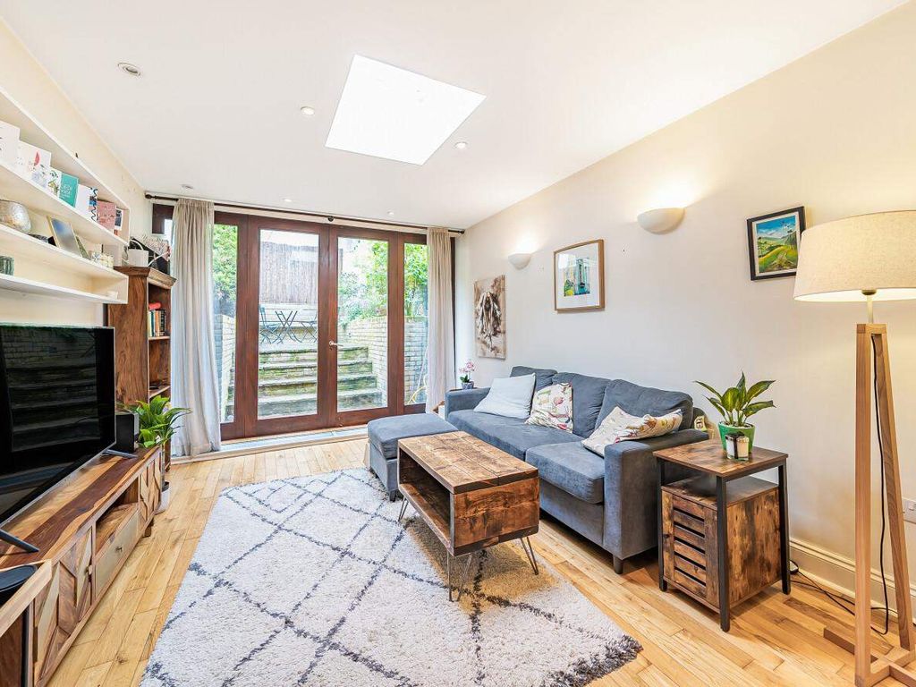 2 bed flat for sale in Kingsgate Road, London NW6, £625,000 Zoopla