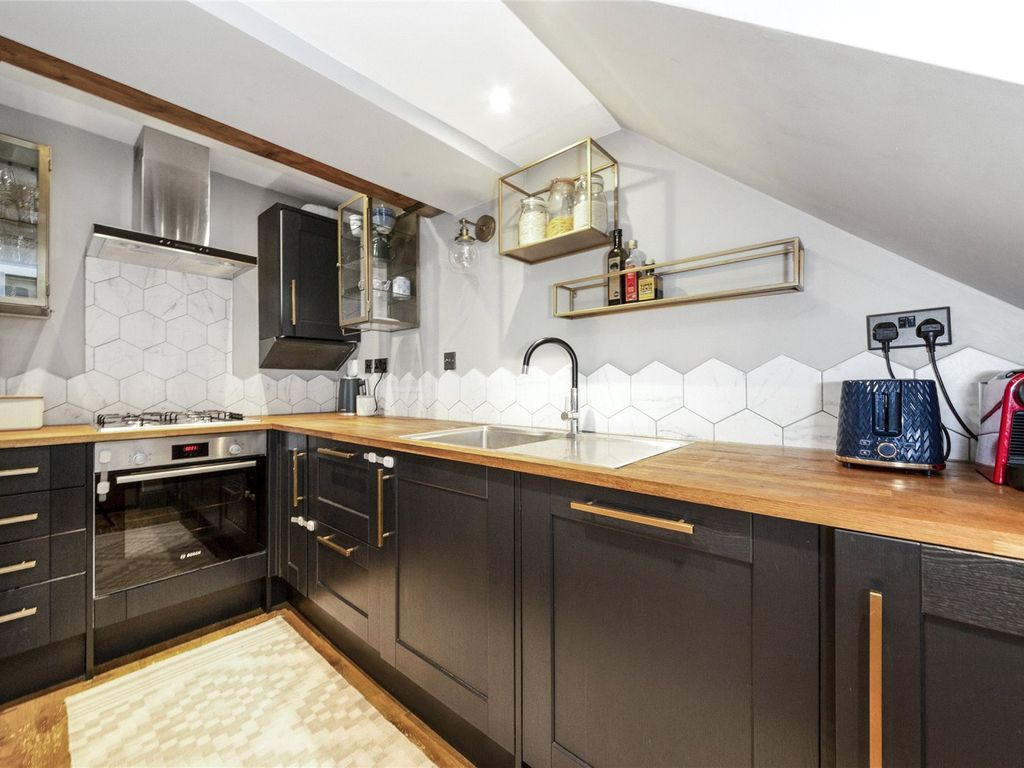 2 bed flat for sale in Woodside Green, Woodside, Croydon SE25, £425,000 Zoopla