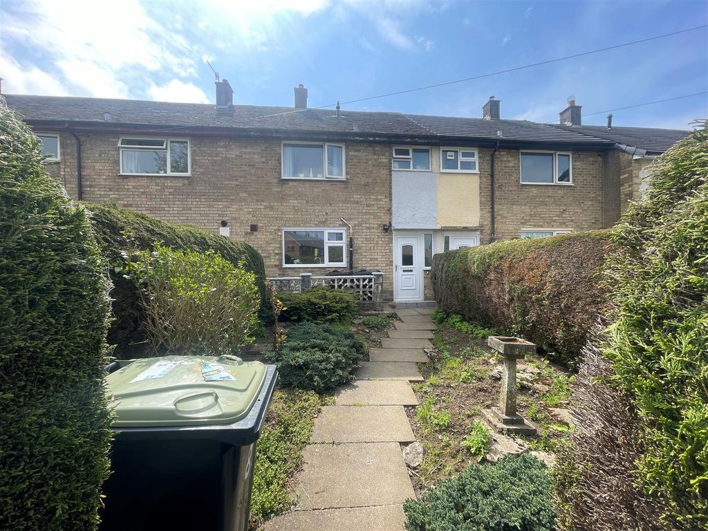 3 bed terraced house for sale in Chatsworth Road, Fairfield, Buxton
