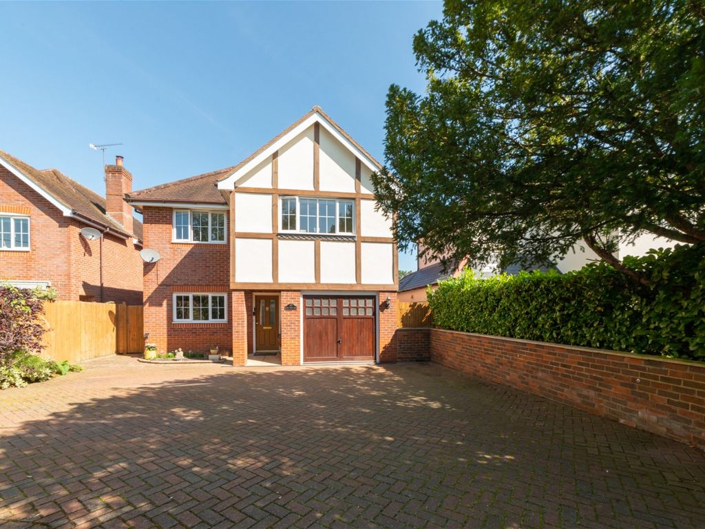 5 bed detached house for sale in Grimsdells Lane, Amersham HP6, £