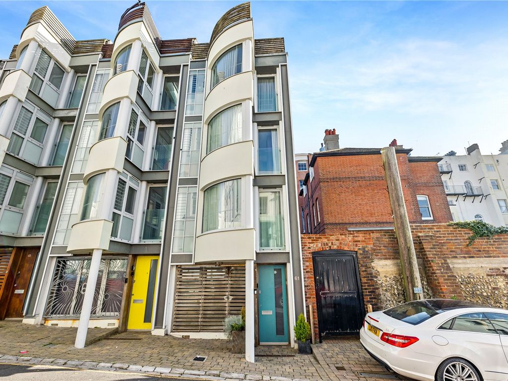 5 bed end terrace house for sale in Brunswick Street West, Hove, East